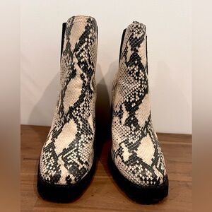 Steve Madden heeled boots - size 7.5